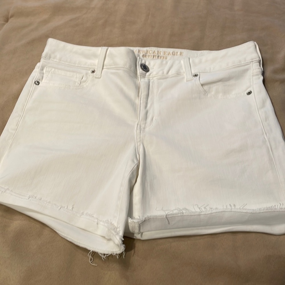 Womens AE shorts size 14, never worn